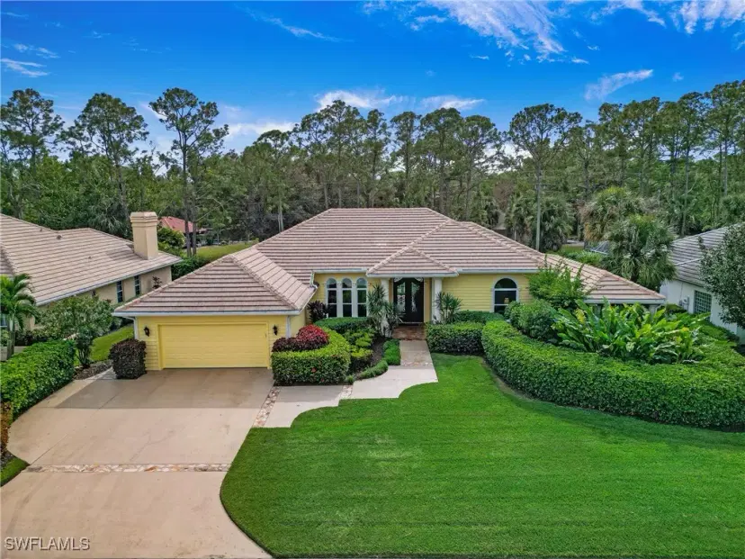 Picture of 189 Edgemere Way S, Naples FL 34105