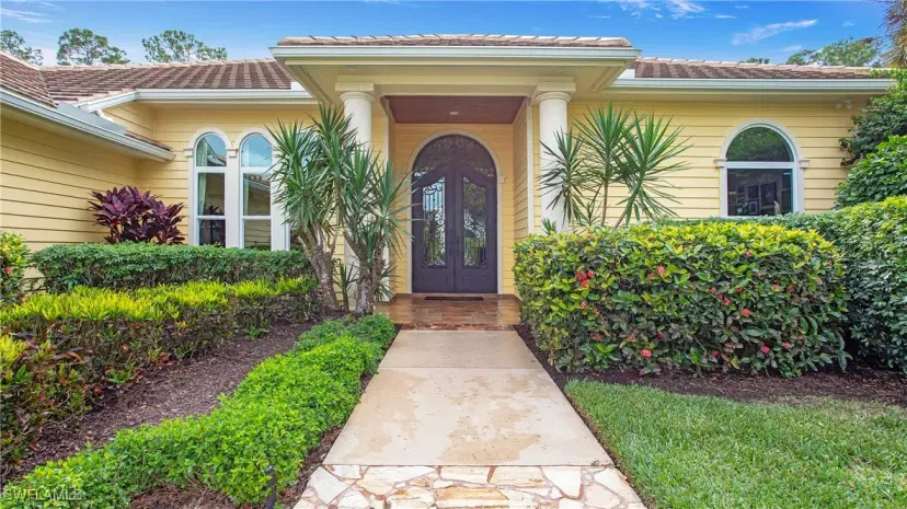 Picture of 189 Edgemere Way S, Naples FL 34105