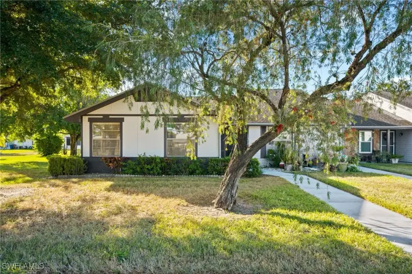 Picture of 10578 Quincy Ct, Lehigh Acres FL 33936