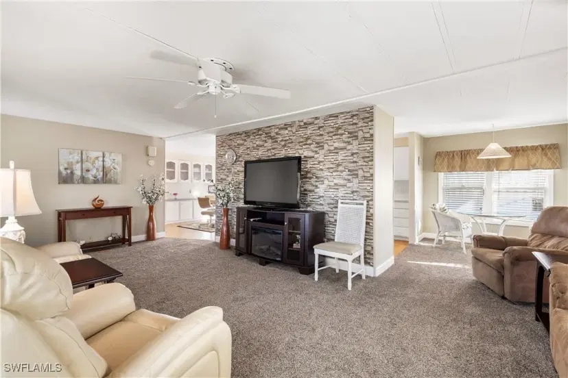 Picture of 3150 Mercury Ln, North Fort Myers FL 33903