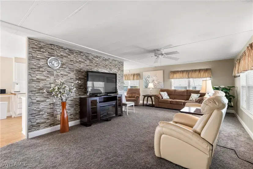 Picture of 3150 Mercury Ln, North Fort Myers FL 33903