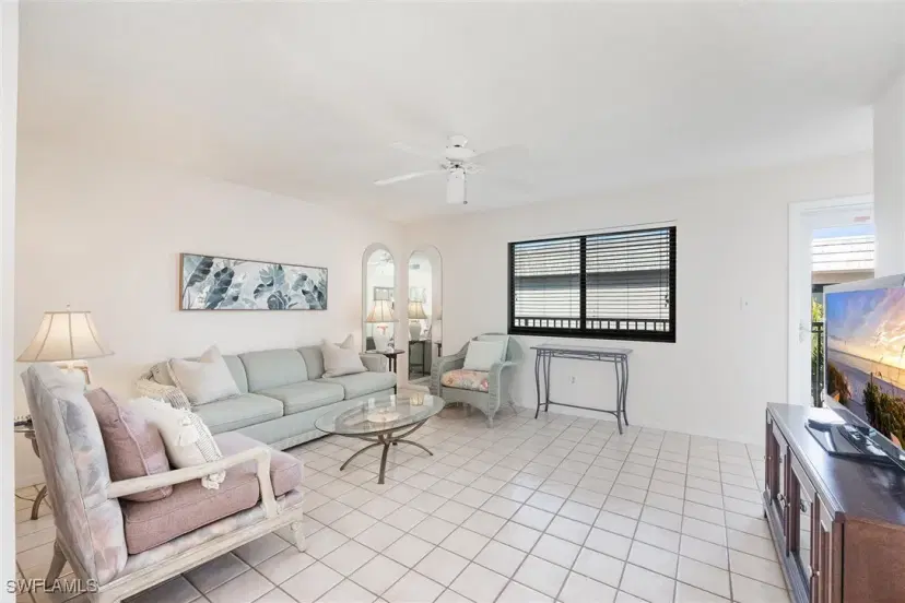 Picture of 788 Park Shore Dr E39, Naples FL 34103