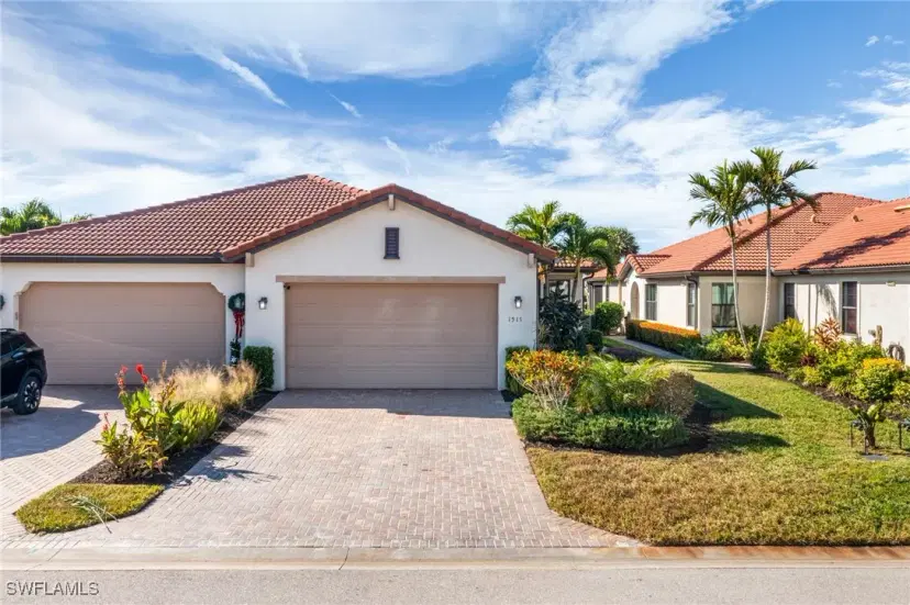 Picture of 1511 Oceania Dr S, Naples FL 34113
