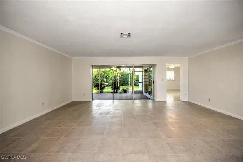 Picture of 5661 Eichen Cir E, Fort Myers FL 33919