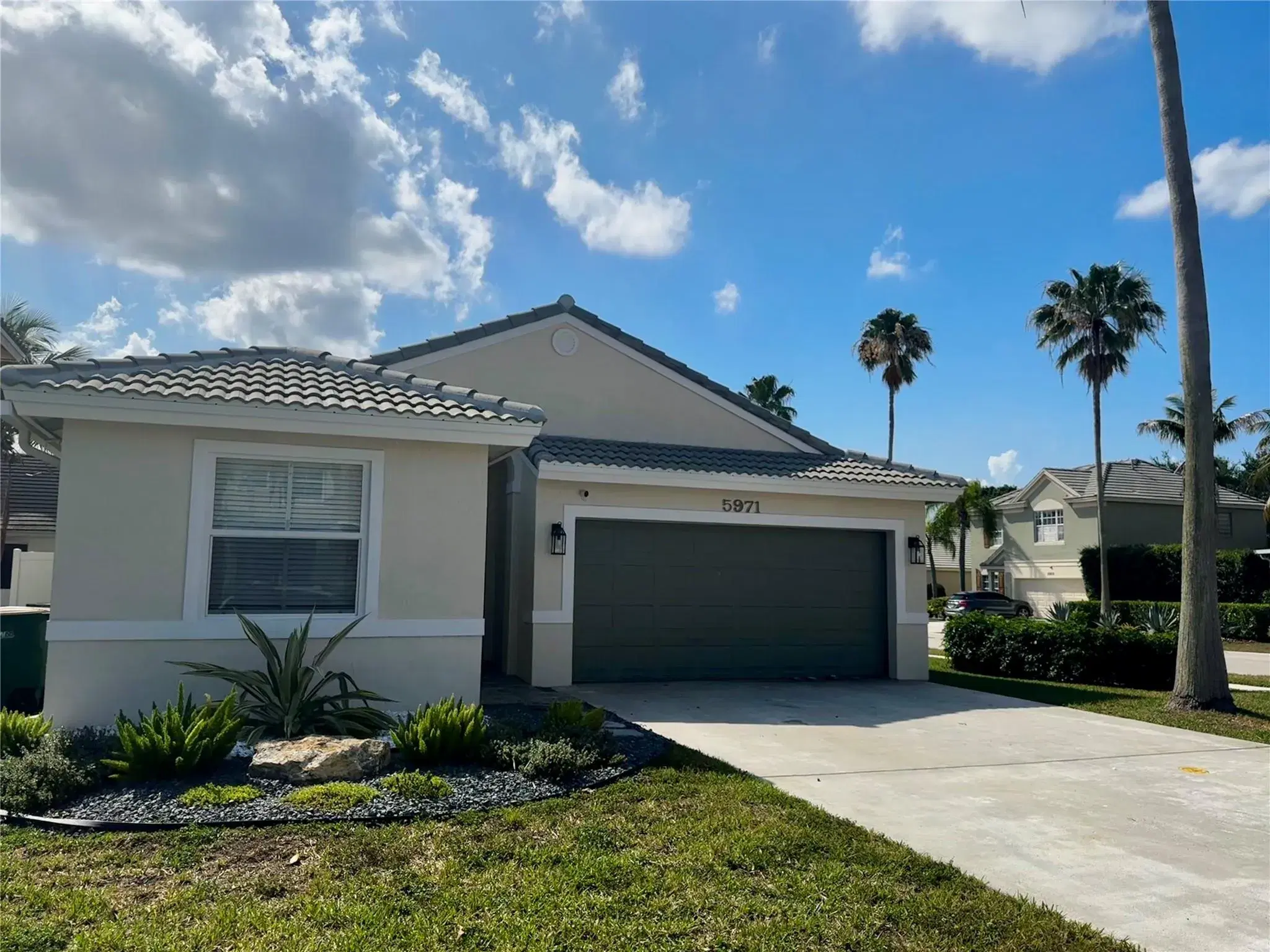 Picture of 5971 E Grand Duke Cir, Tamarac, FL 33321