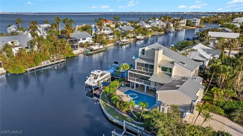 Picture of 1290 Bay Dr, Sanibel FL 33957