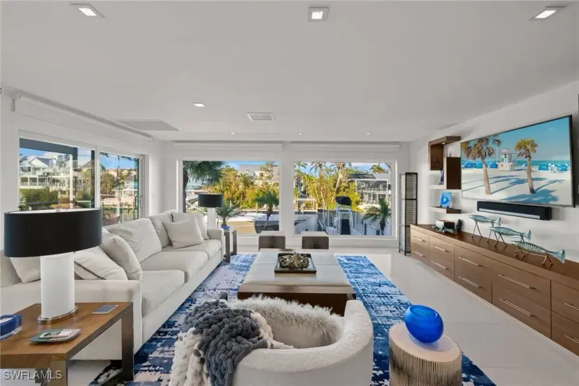 Picture of 1290 Bay Dr, Sanibel FL 33957
