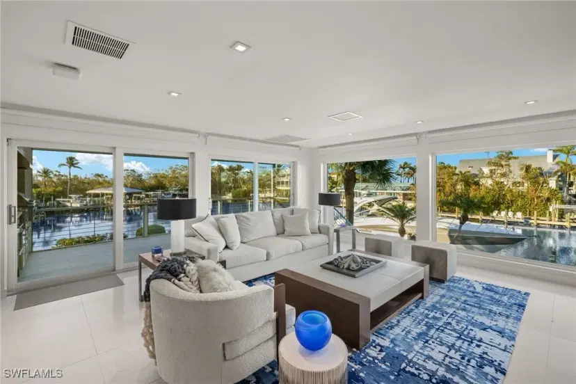 Picture of 1290 Bay Dr, Sanibel FL 33957