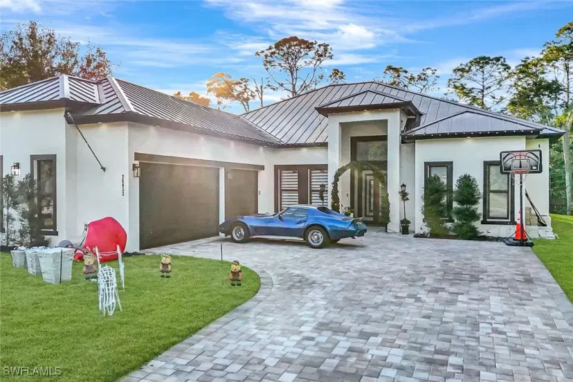 Picture of 28033 Oak Ln, Bonita Springs FL 34135