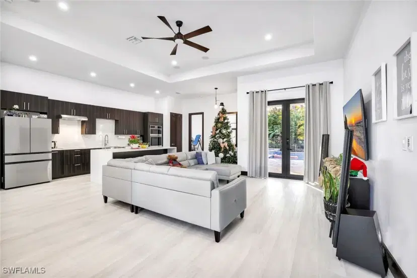 Picture of 28033 Oak Ln, Bonita Springs FL 34135