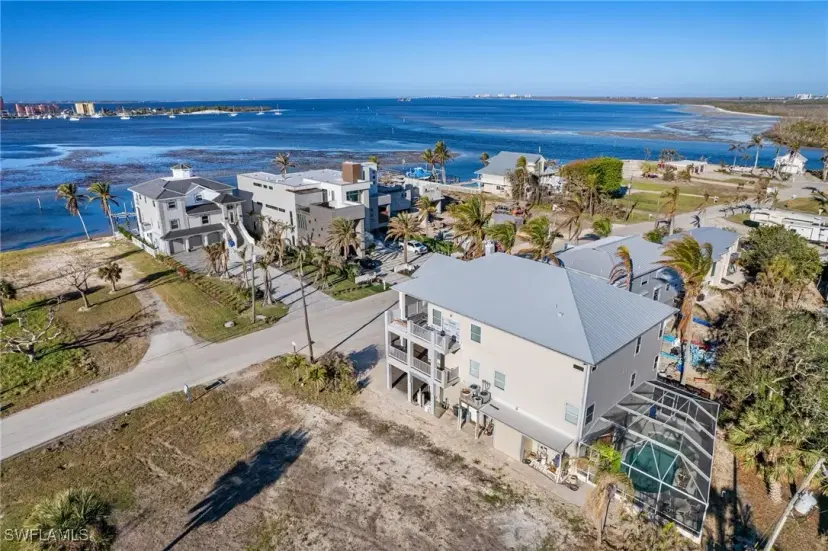 Picture of 945 San Carlos Dr, Fort Myers Beach FL 33931
