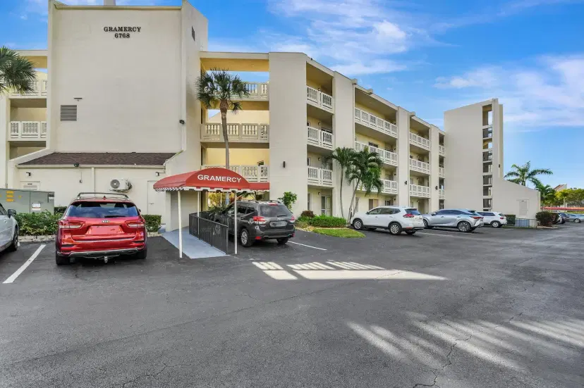 Picture of 6768 10Th Avenue N 113, Lake Worth FL 33467