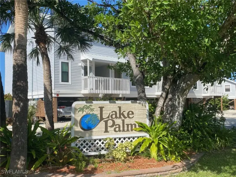 Picture of 2320 Wooster Ln 7, Sanibel FL 33957