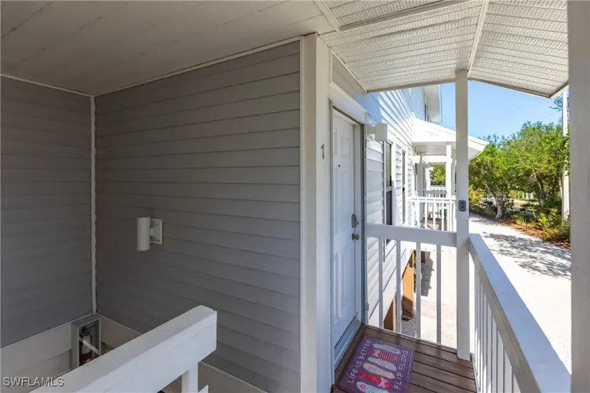Picture of 2320 Wooster Ln 7, Sanibel FL 33957