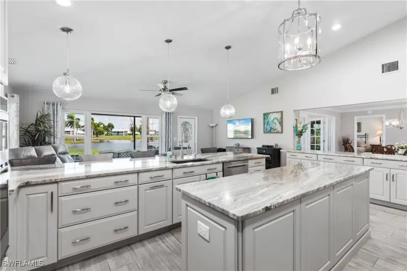 Picture of 1203 N Brandywine Cir, Fort Myers FL 33919