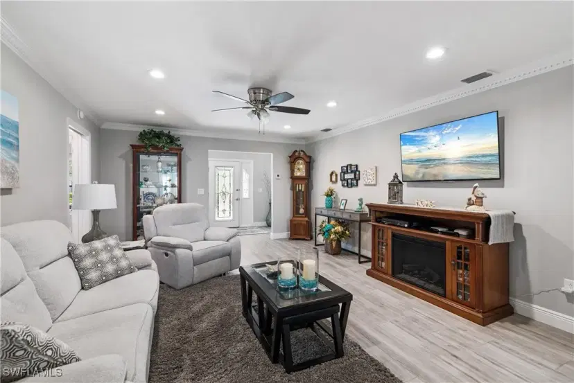 Picture of 1203 N Brandywine Cir, Fort Myers FL 33919