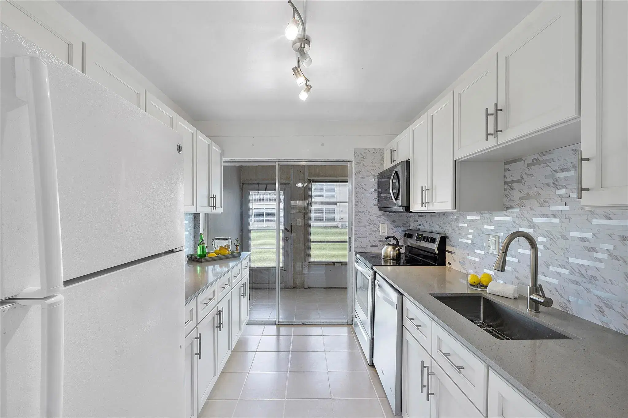 Picture of 7500 NW 5Th Ct 104, Margate, FL 33063