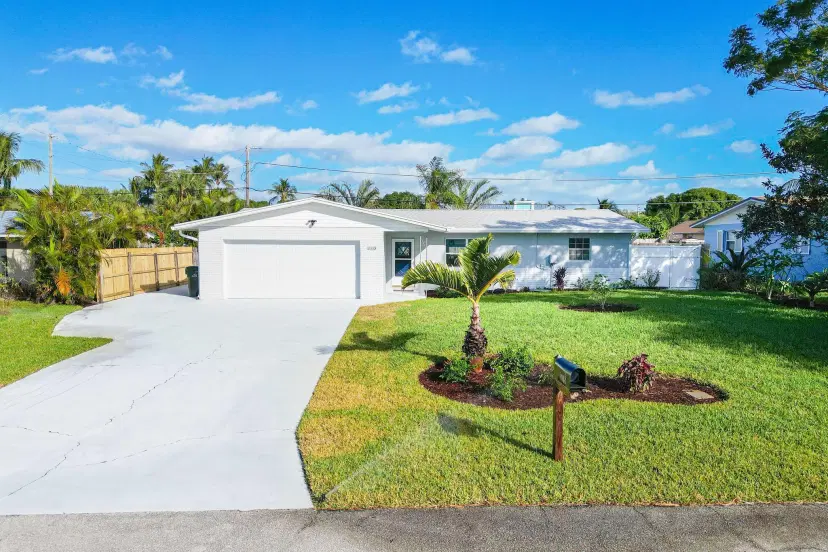 Picture of 1115 SE Alamanda Lane, Stuart FL 34996