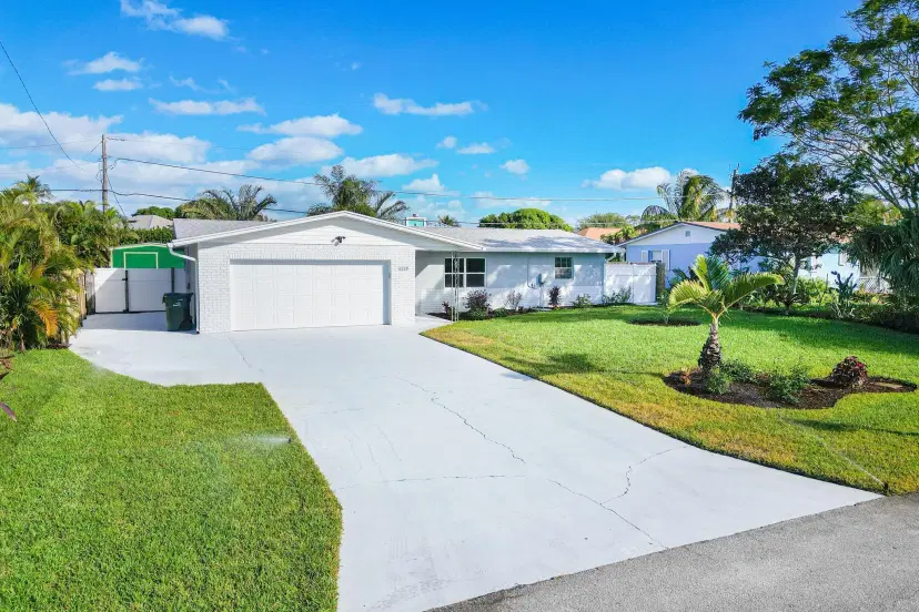 Picture of 1115 SE Alamanda Lane, Stuart FL 34996