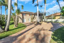 Picture of 84 Skyline Dr, North Fort Myers, FL 33903