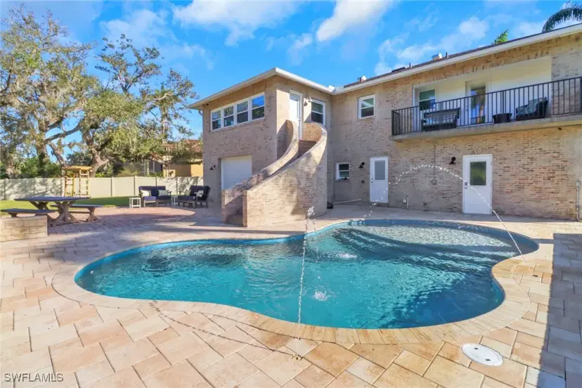 Picture of 84 Skyline Dr, North Fort Myers FL 33903
