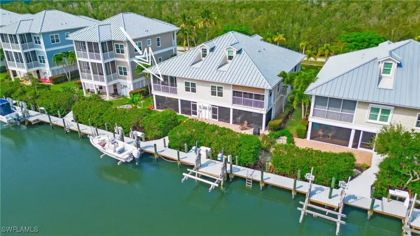 Picture of 318 Angler Dr 402, Goodland FL 34140
