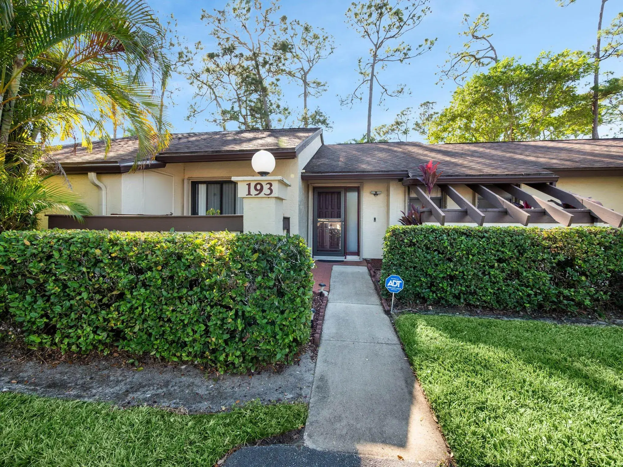 Picture of 193 Mastic Tree Court, Royal Palm Beach, FL 33411