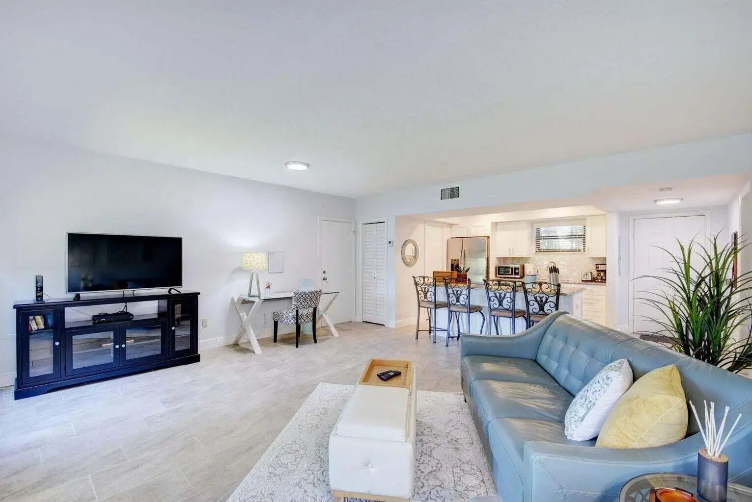 Picture of 13334 Polo Club Road 246-247, Wellington, FL 33414