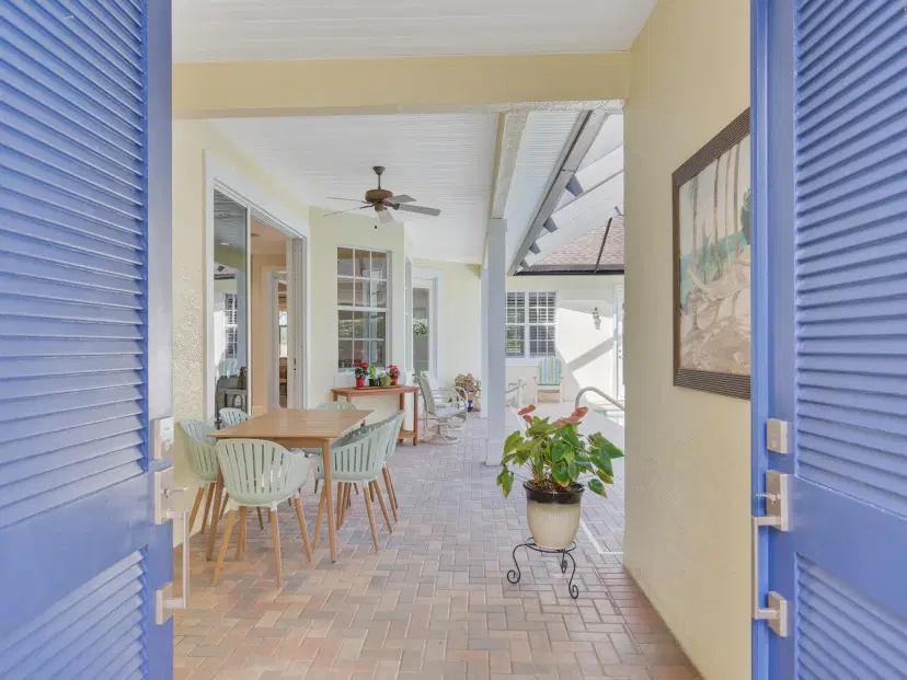 Picture of 838 Carolina Circle Sw, Vero Beach FL 32962