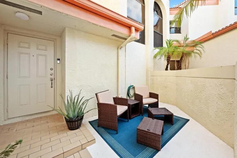 Picture of 3402 Emerald Oaks 802, Hollywood FL 33021