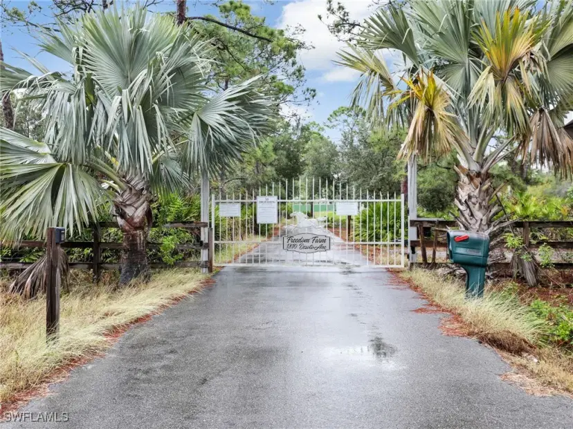 Picture of 1810 Desoto Ave, Lehigh Acres FL 33972
