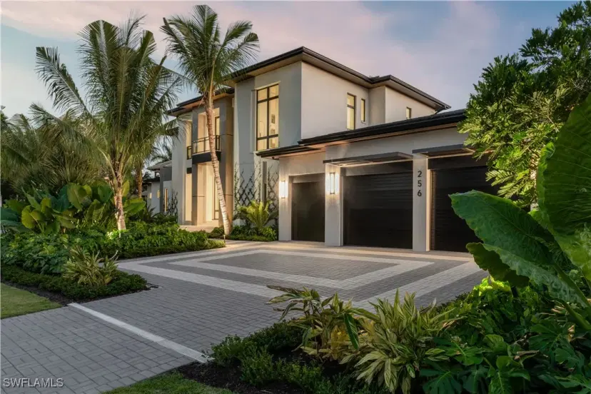 Picture of 256 Aqua Ct, Naples FL 34102