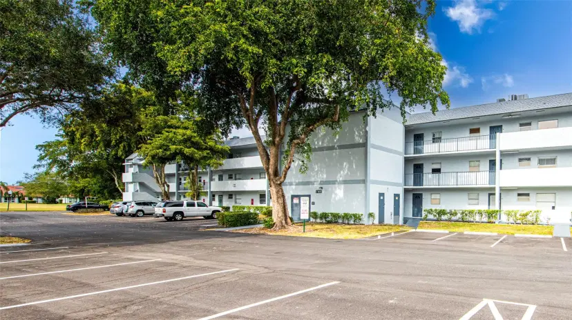 Picture of 8411 Lagos De Campo Blvd 202U, Tamarac FL 33321
