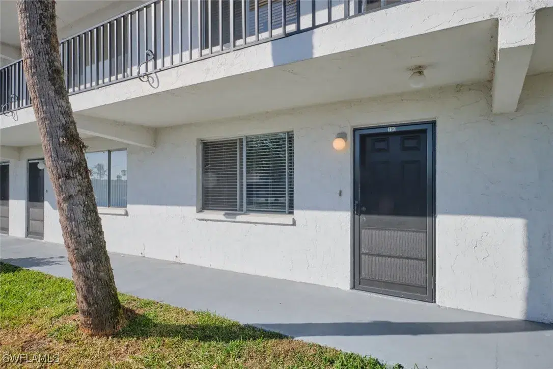 Picture of 4906 Victoria Dr 106, Cape Coral, FL 33904