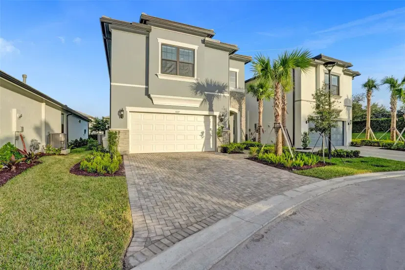 Picture of 4422 S Silverwood Ln, Fort Lauderdale FL 33309