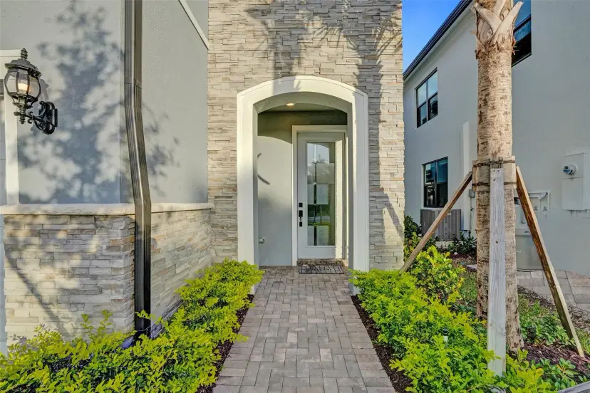 Picture of 4422 S Silverwood Ln, Fort Lauderdale FL 33309