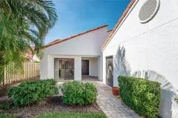 Picture of 907 Reef Point Cir, Naples, FL 34108