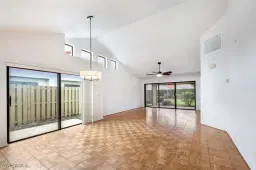 Picture of 907 Reef Point Cir, Naples, FL 34108