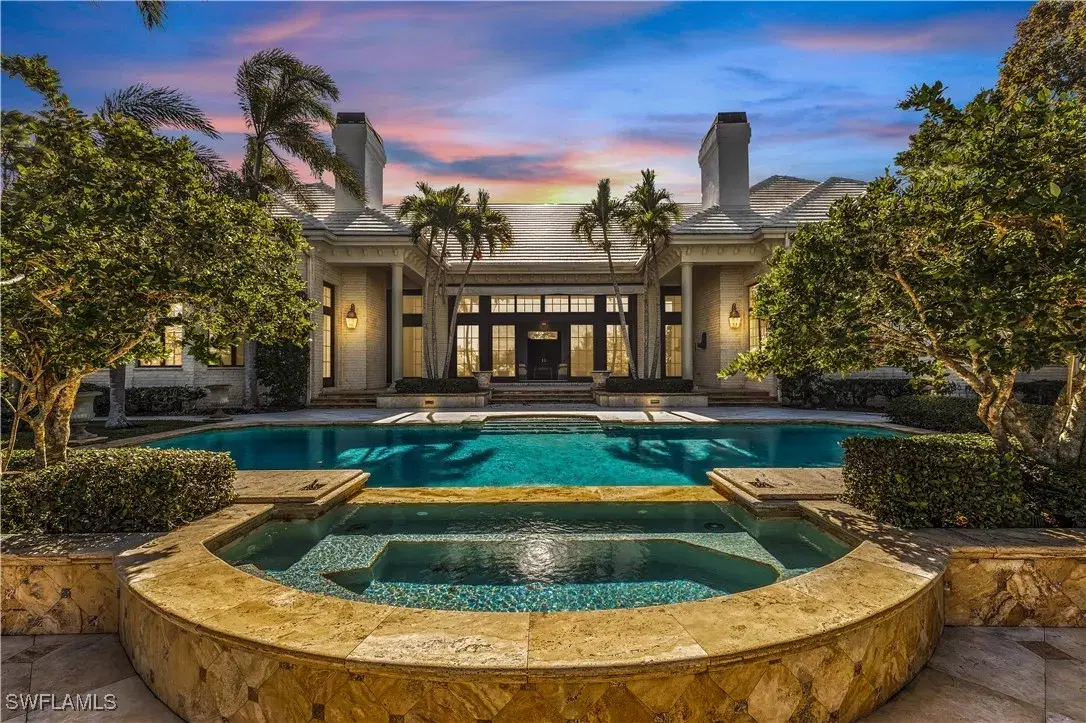 Picture of 899 Nelsons Walk, Naples, FL 34102