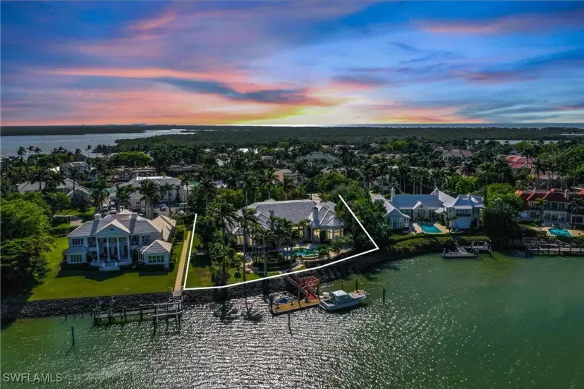 Picture of 899 Nelsons Walk, Naples FL 34102