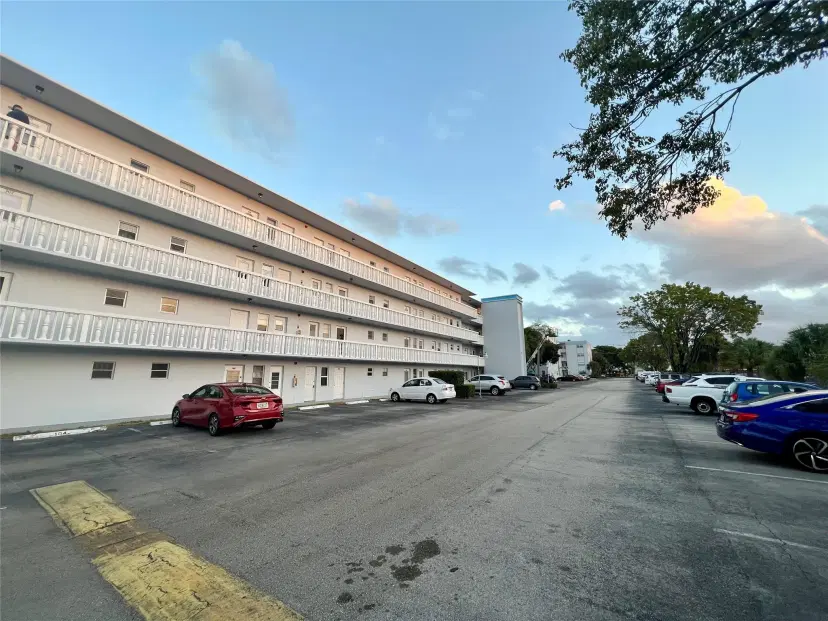 Picture of 600 NE 2Nd St 107, Dania Beach FL 33004
