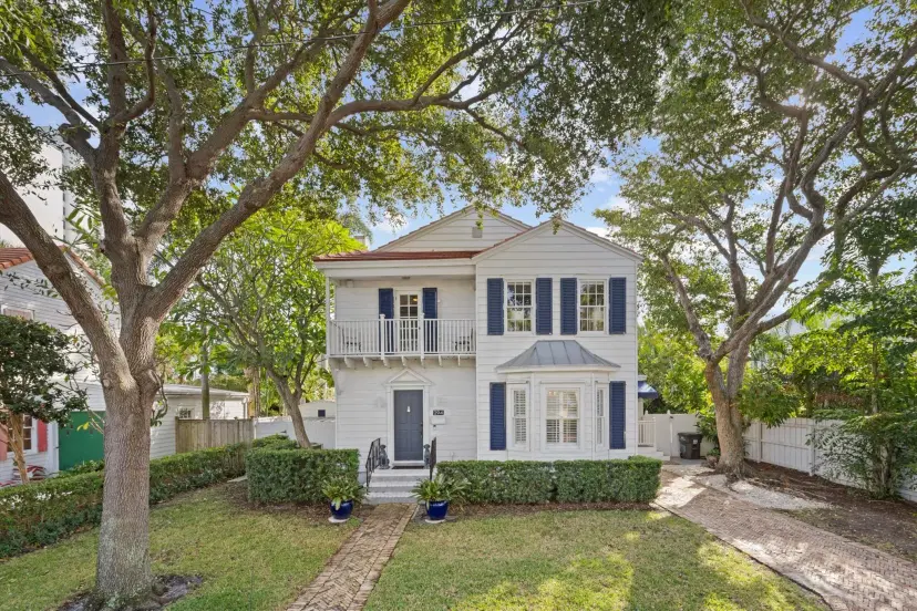 Picture of 294 Queens Court, West Palm Beach FL 33401