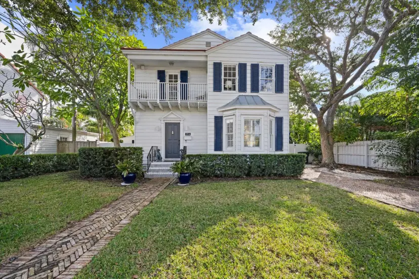 Picture of 294 Queens Court, West Palm Beach FL 33401