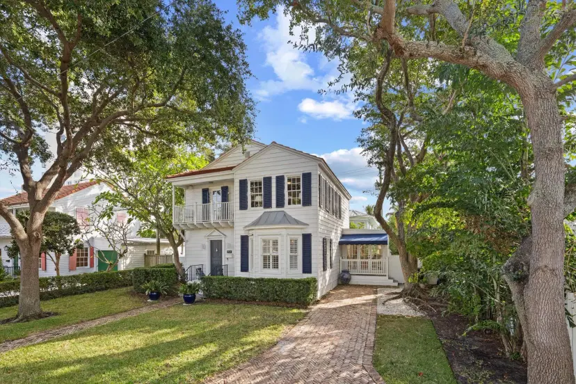Picture of 294 Queens Court, West Palm Beach FL 33401