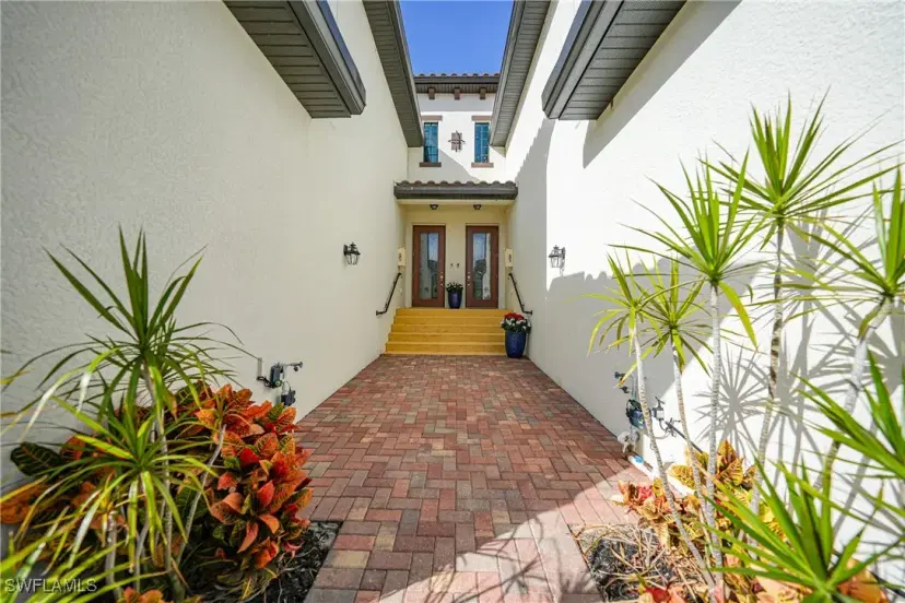 Picture of 12015 Hawthorn Lake Dr 202, Fort Myers FL 33913