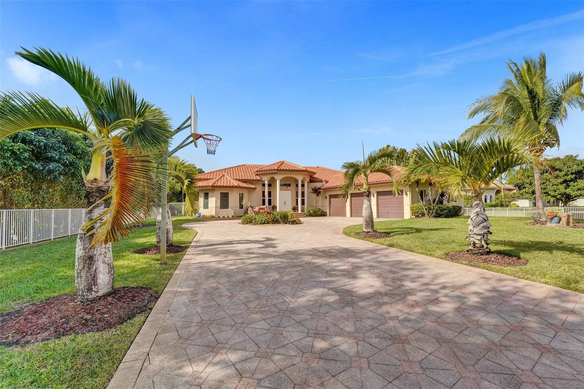 Picture of 1401 NW 116Th Ave, Plantation, FL 33323