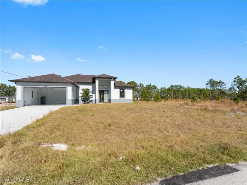 Picture of 923 Winters St E, Lehigh Acres FL 33974