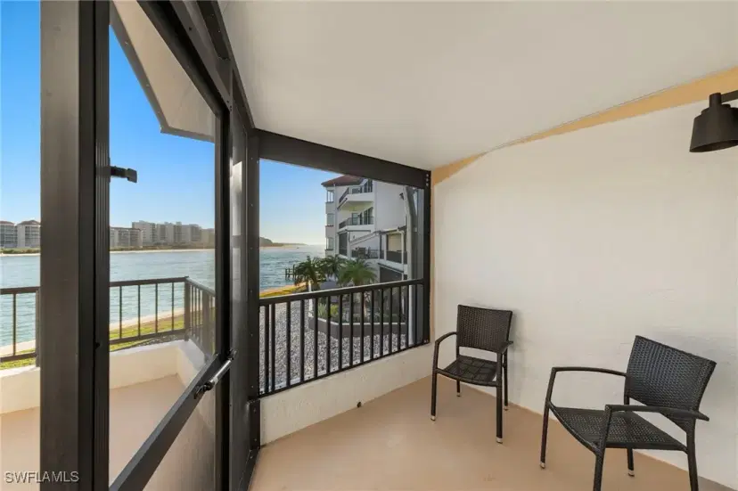 Picture of 111 La Peninsula Blvd 111, Naples FL 34113
