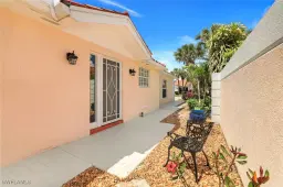Picture of 3128 Andorra Ct, Naples, FL 34109