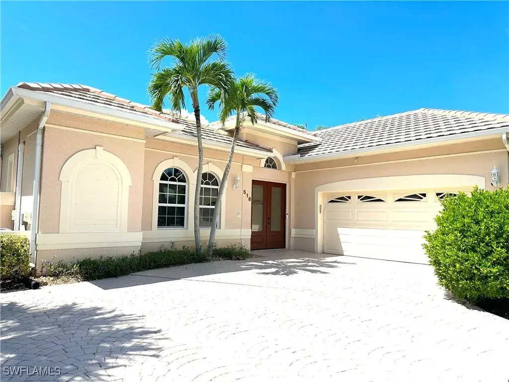 Picture of 516 Eagle Creek Dr, Naples, FL 34113